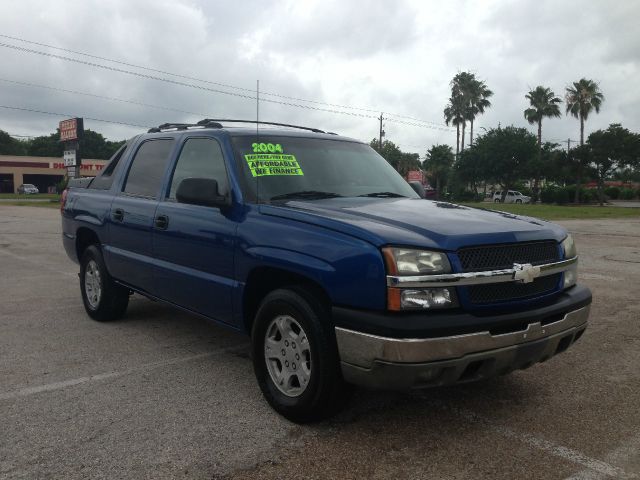 2004 Chevrolet Avalanche C350 4dr Sdn 3.5L Sport RWD Sedan