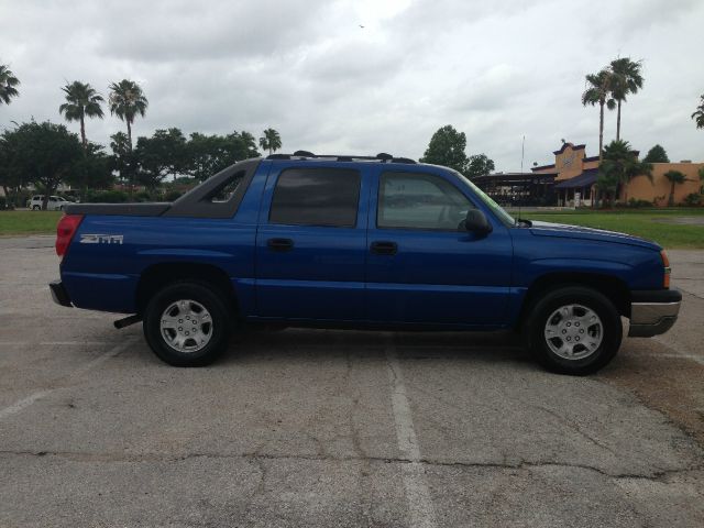 2004 Chevrolet Avalanche C350 4dr Sdn 3.5L Sport RWD Sedan