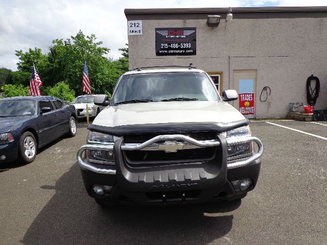 2004 Chevrolet Avalanche C350 4dr Sdn 3.5L Sport RWD Sedan