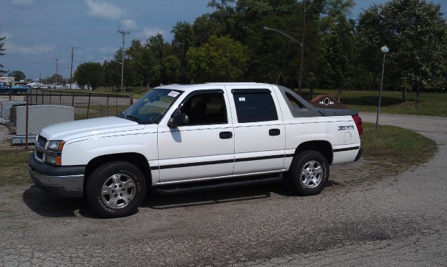 2004 Chevrolet Avalanche C350 4dr Sdn 3.5L Sport RWD Sedan