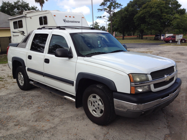 2004 Chevrolet Avalanche C350 4dr Sdn 3.5L Sport RWD Sedan