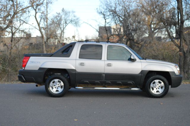 2004 Chevrolet Avalanche C350 4dr Sdn 3.5L Sport RWD Sedan