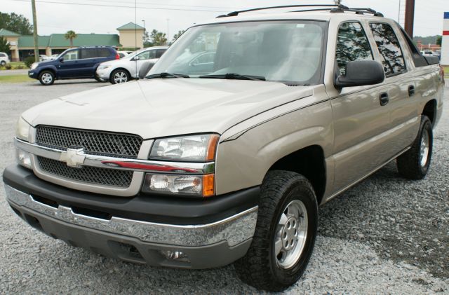 2004 Chevrolet Avalanche C350 4dr Sdn 3.5L Sport RWD Sedan