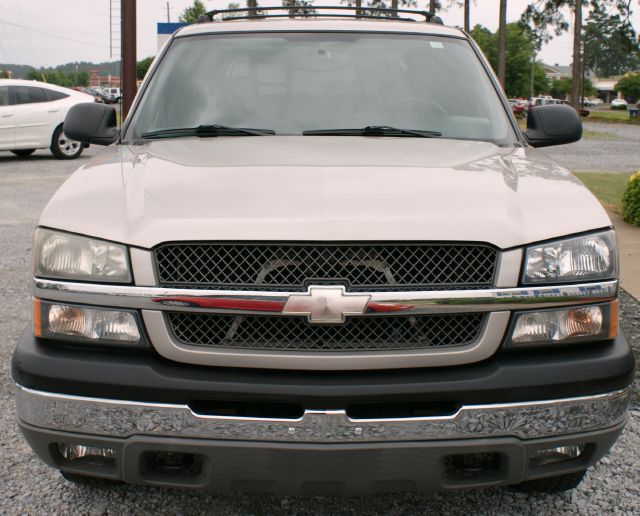 2004 Chevrolet Avalanche C350 4dr Sdn 3.5L Sport RWD Sedan