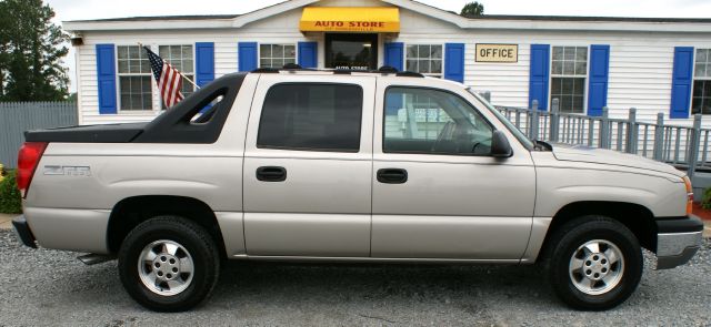 2004 Chevrolet Avalanche C350 4dr Sdn 3.5L Sport RWD Sedan