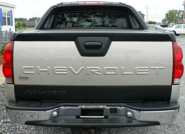 2004 Chevrolet Avalanche C350 4dr Sdn 3.5L Sport RWD Sedan