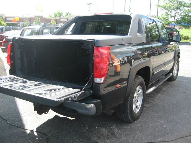 2004 Chevrolet Avalanche Navigation Sunroof DVD