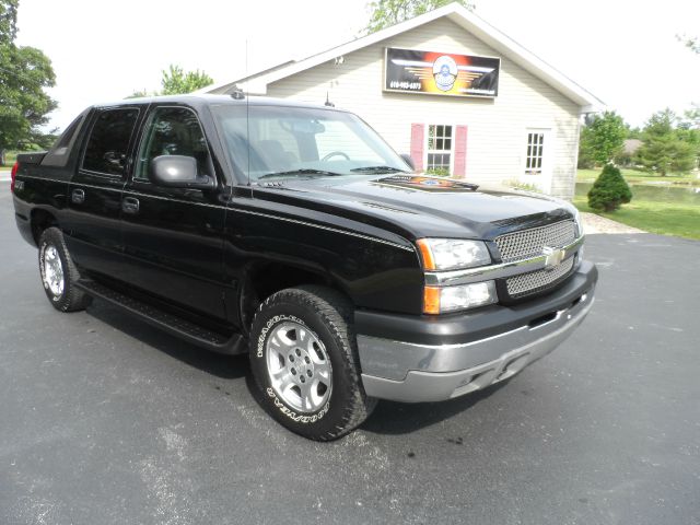 2004 Chevrolet Avalanche C350 4dr Sdn 3.5L Sport RWD Sedan