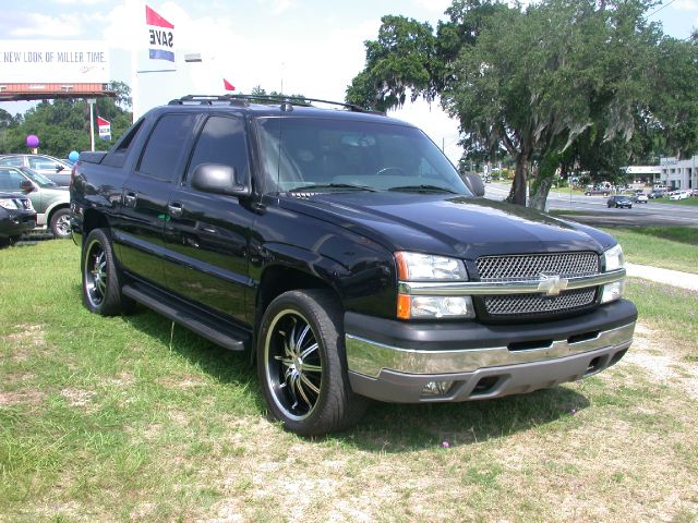 2004 Chevrolet Avalanche C350 4dr Sdn 3.5L Sport RWD Sedan