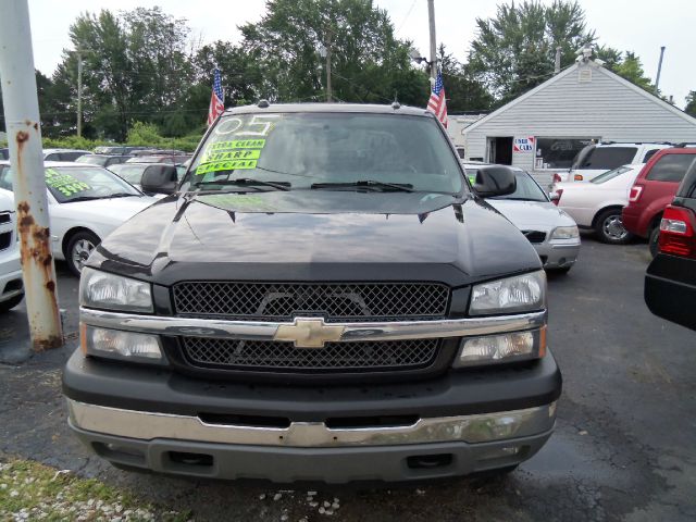 2005 Chevrolet Avalanche C350 4dr Sdn 3.5L Sport RWD Sedan