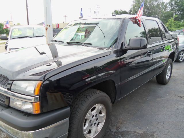 2005 Chevrolet Avalanche C350 4dr Sdn 3.5L Sport RWD Sedan