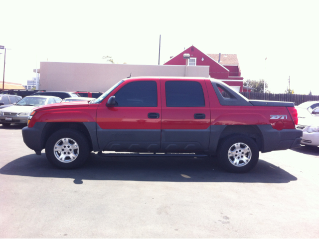 2005 Chevrolet Avalanche C350 4dr Sdn 3.5L Sport RWD Sedan