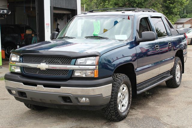 2005 Chevrolet Avalanche C350 4dr Sdn 3.5L Sport RWD Sedan