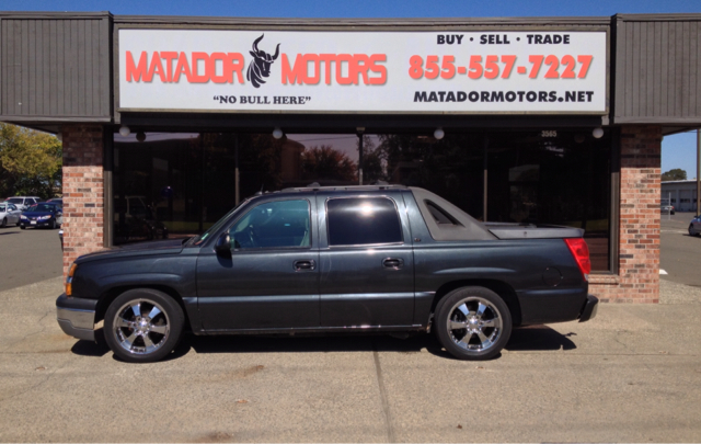 2005 Chevrolet Avalanche C350 4dr Sdn 3.5L Sport RWD Sedan