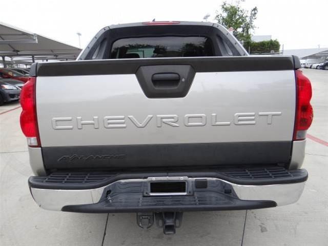 2005 Chevrolet Avalanche Unknown