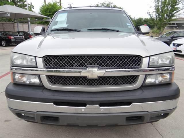 2005 Chevrolet Avalanche Unknown