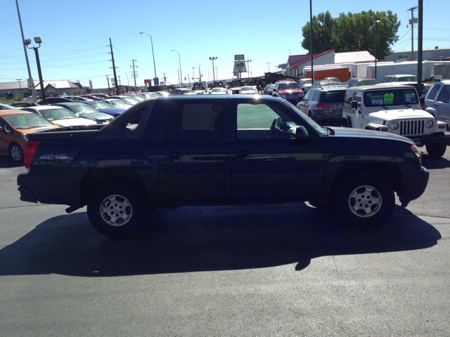 2005 Chevrolet Avalanche C350 4dr Sdn 3.5L Sport RWD Sedan