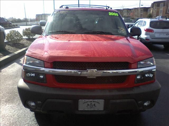 2005 Chevrolet Avalanche Work Truck REG 15