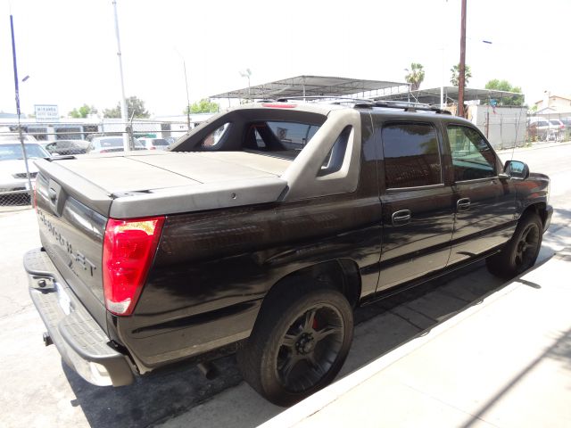 2005 Chevrolet Avalanche C350 4dr Sdn 3.5L Sport RWD Sedan