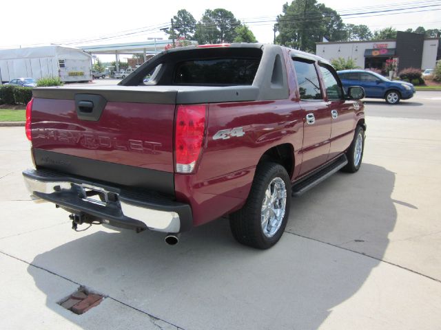 2005 Chevrolet Avalanche C350 4dr Sdn 3.5L Sport RWD Sedan