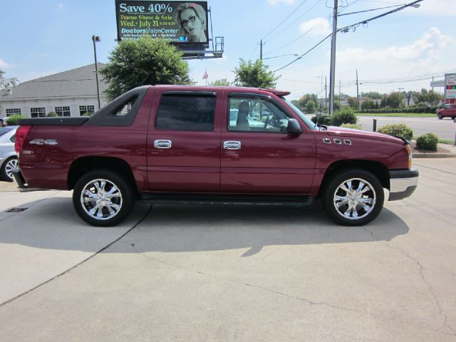 2005 Chevrolet Avalanche C350 4dr Sdn 3.5L Sport RWD Sedan