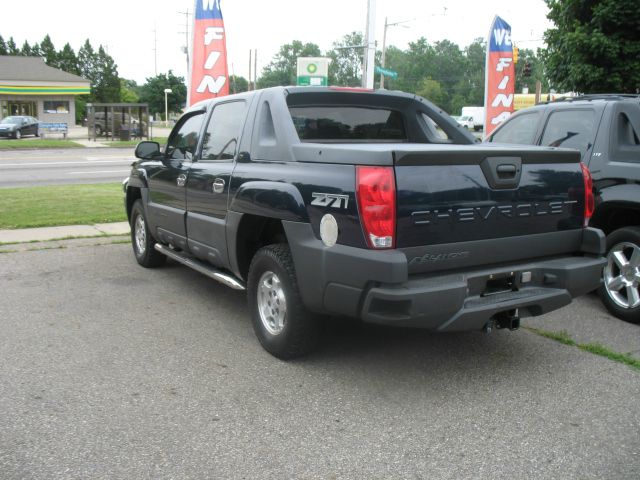 2005 Chevrolet Avalanche C350 4dr Sdn 3.5L Sport RWD Sedan