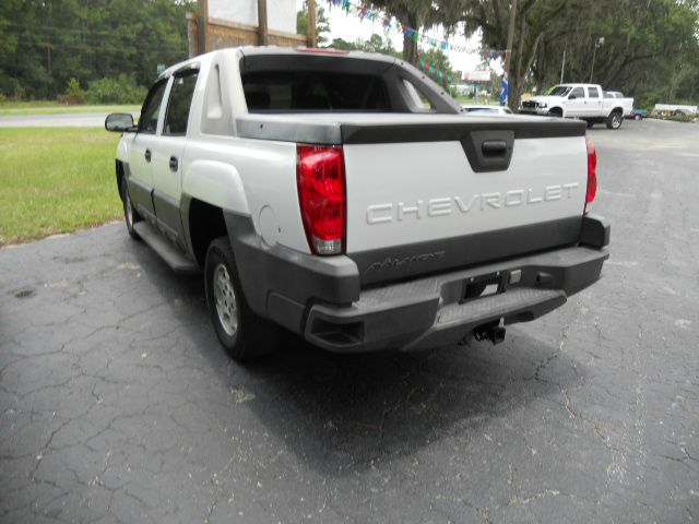 2005 Chevrolet Avalanche C350 4dr Sdn 3.5L Sport RWD Sedan