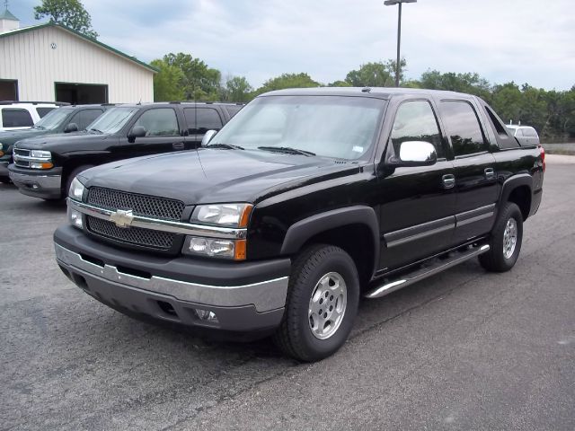 2005 Chevrolet Avalanche C350 4dr Sdn 3.5L Sport RWD Sedan