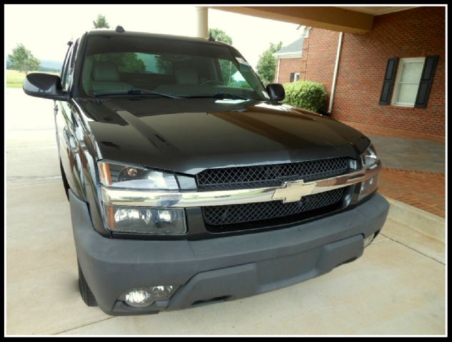 2005 Chevrolet Avalanche C350 4dr Sdn 3.5L Sport RWD Sedan