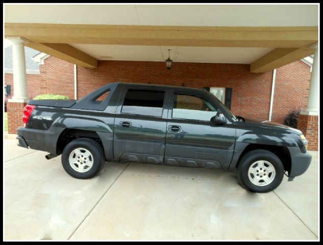 2005 Chevrolet Avalanche C350 4dr Sdn 3.5L Sport RWD Sedan