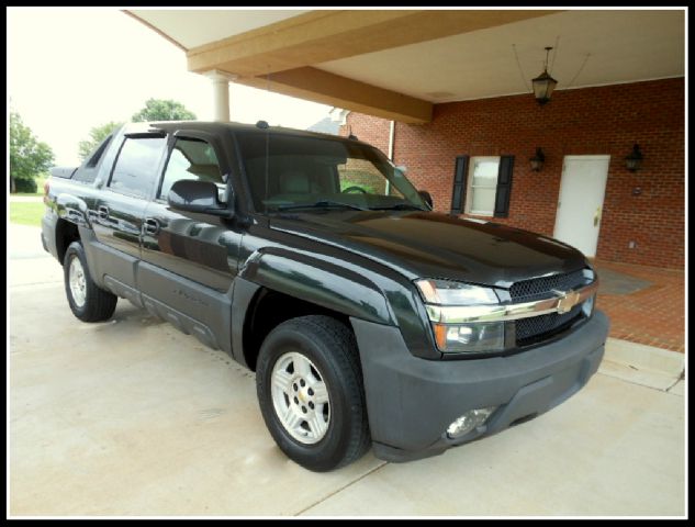 2005 Chevrolet Avalanche C350 4dr Sdn 3.5L Sport RWD Sedan