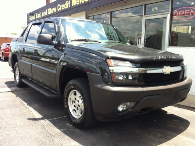 2005 Chevrolet Avalanche C350 4dr Sdn 3.5L Sport RWD Sedan