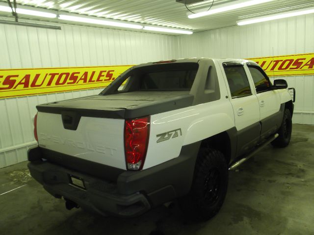 2005 Chevrolet Avalanche C350 4dr Sdn 3.5L Sport RWD Sedan