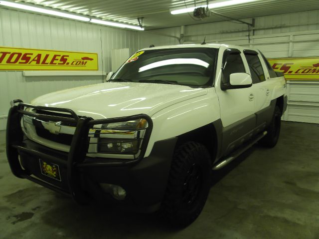 2005 Chevrolet Avalanche C350 4dr Sdn 3.5L Sport RWD Sedan