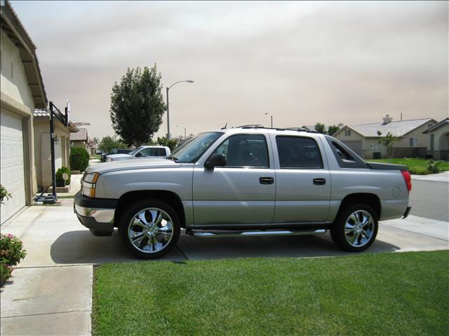 2005 Chevrolet Avalanche Unknown