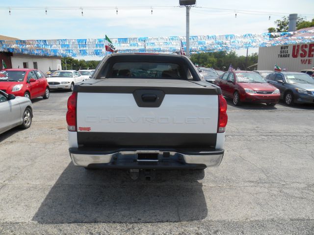 2005 Chevrolet Avalanche C350 4dr Sdn 3.5L Sport RWD Sedan