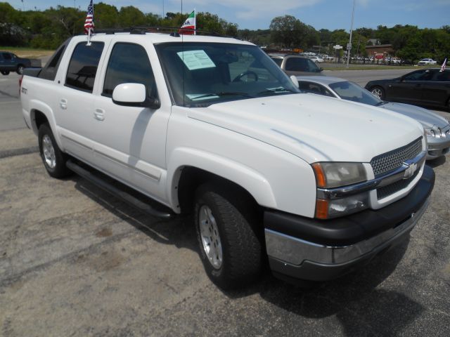 2005 Chevrolet Avalanche C350 4dr Sdn 3.5L Sport RWD Sedan