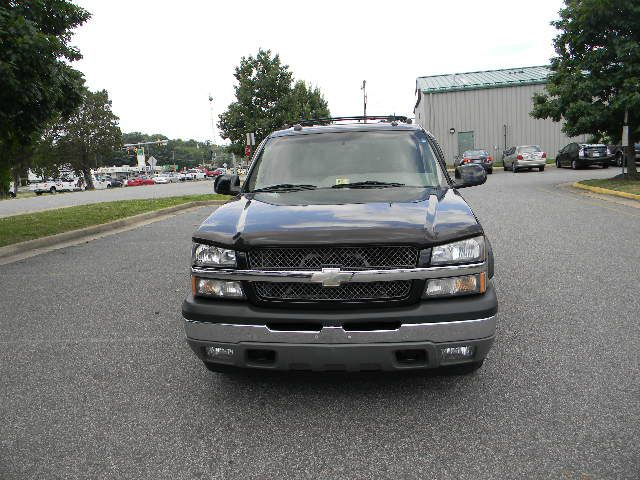 2005 Chevrolet Avalanche C350 4dr Sdn 3.5L Sport RWD Sedan