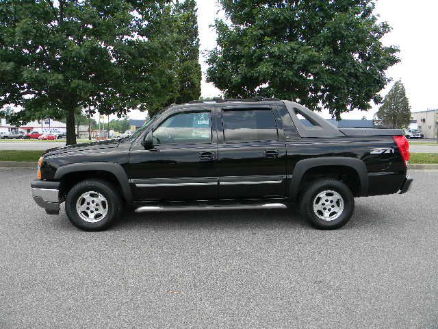 2005 Chevrolet Avalanche C350 4dr Sdn 3.5L Sport RWD Sedan