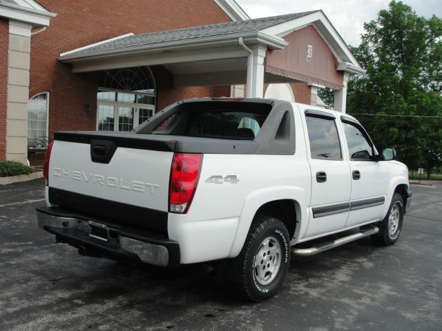 2005 Chevrolet Avalanche C350 4dr Sdn 3.5L Sport RWD Sedan