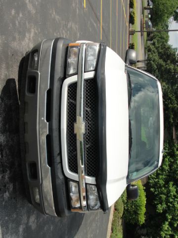 2005 Chevrolet Avalanche C350 4dr Sdn 3.5L Sport RWD Sedan