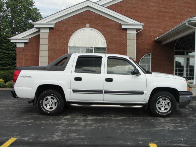 2005 Chevrolet Avalanche C350 4dr Sdn 3.5L Sport RWD Sedan