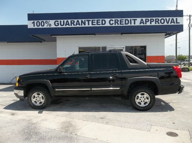 2005 Chevrolet Avalanche C350 4dr Sdn 3.5L Sport RWD Sedan