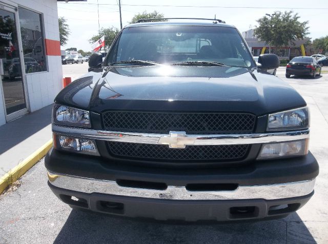 2005 Chevrolet Avalanche C350 4dr Sdn 3.5L Sport RWD Sedan