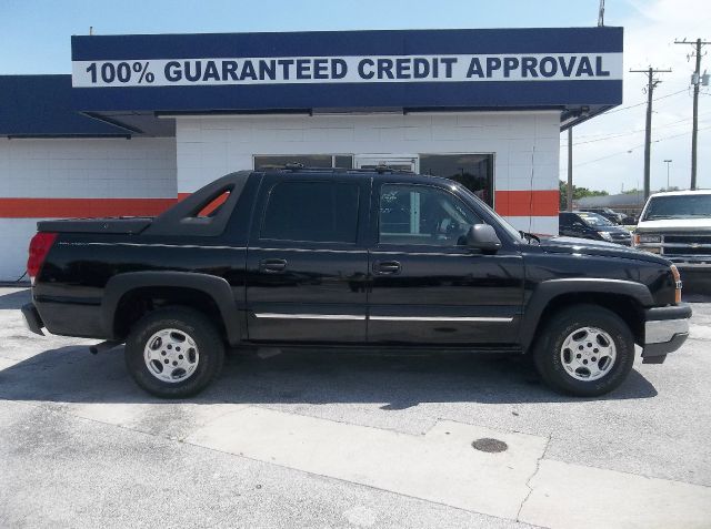 2005 Chevrolet Avalanche C350 4dr Sdn 3.5L Sport RWD Sedan