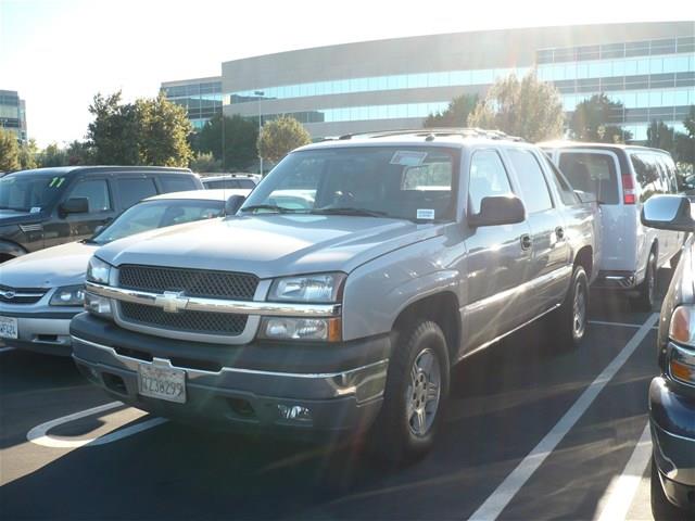 2005 Chevrolet Avalanche Unknown