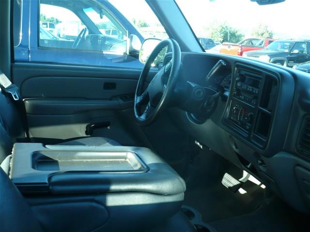 2005 Chevrolet Avalanche Unknown