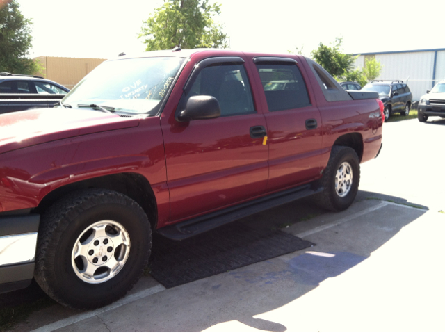 2005 Chevrolet Avalanche C350 4dr Sdn 3.5L Sport RWD Sedan