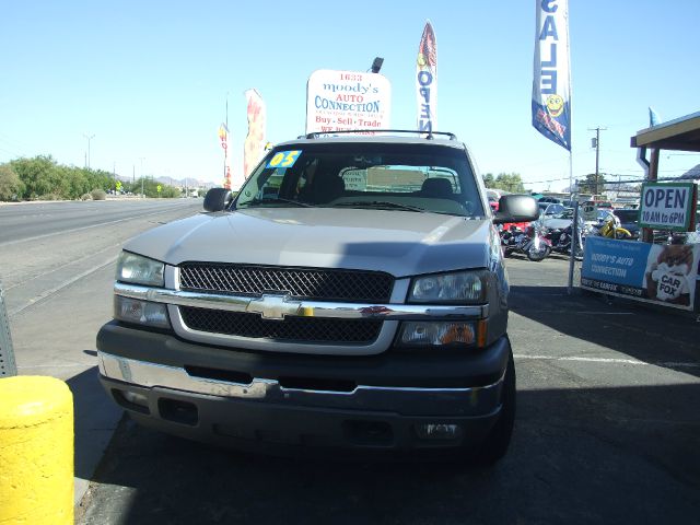 2005 Chevrolet Avalanche C350 4dr Sdn 3.5L Sport RWD Sedan