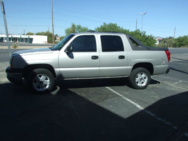 2005 Chevrolet Avalanche C350 4dr Sdn 3.5L Sport RWD Sedan